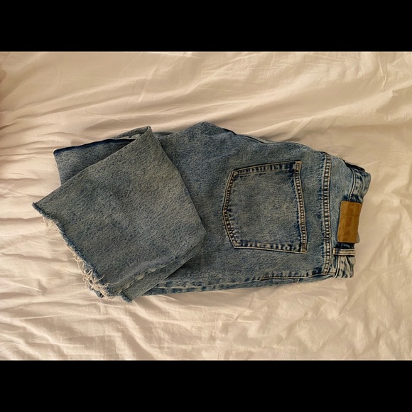 Acid Wash Pull & Bear Boyfriend Crop - Picture 3 of 3